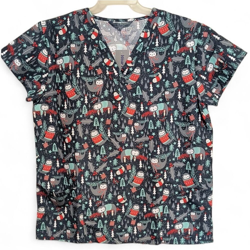 Festive Sloth Holiday Print Scrub Uniform Top Size Med NEW
